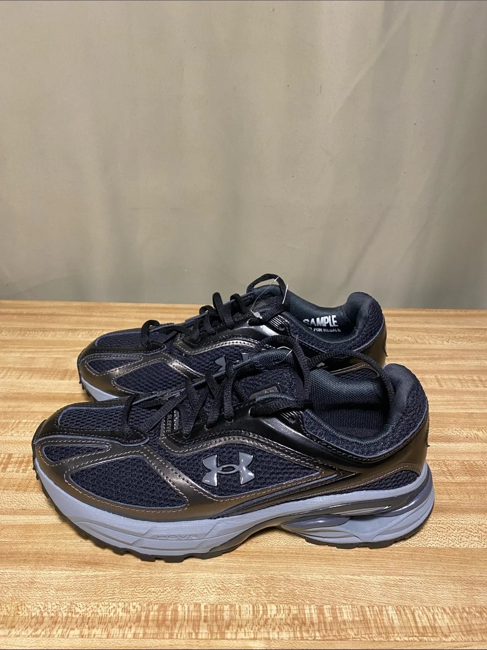Under Armour HOVR Apparition (Sample) Black Metallic Running Shoes M5.5/ W7 NWOT